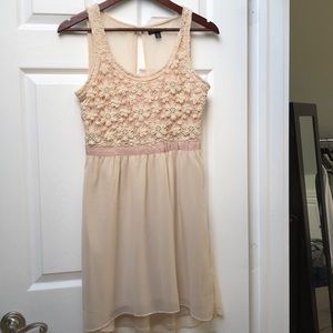 American Eagle dress with lace detail